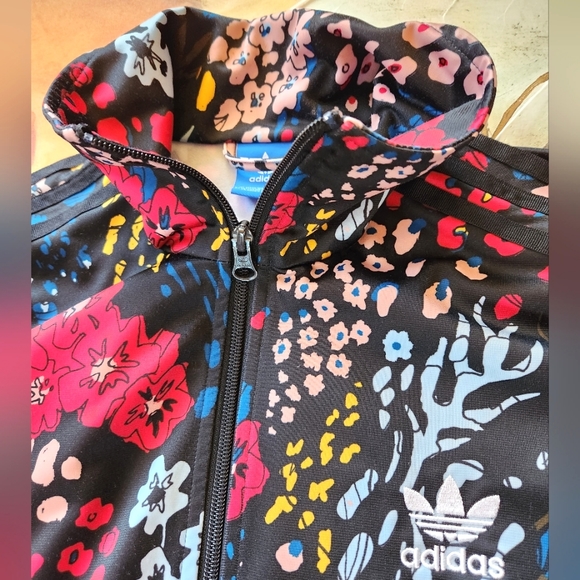 ADIDAS x Farm Rio 2016 Retired Coral Reef Floral Brazil HTF Track Jacket M NWOT - Picture 3 of 15